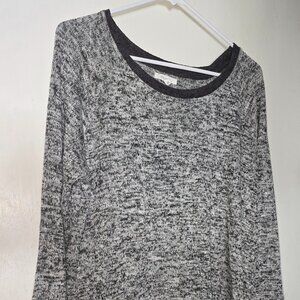 Maurices two tone knit long sleeved shirt sz XL